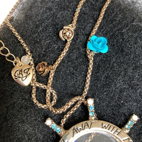 Betsey Johnson, Sail Away With Me, Ship Wheel Pendant - Picture 5 of 14